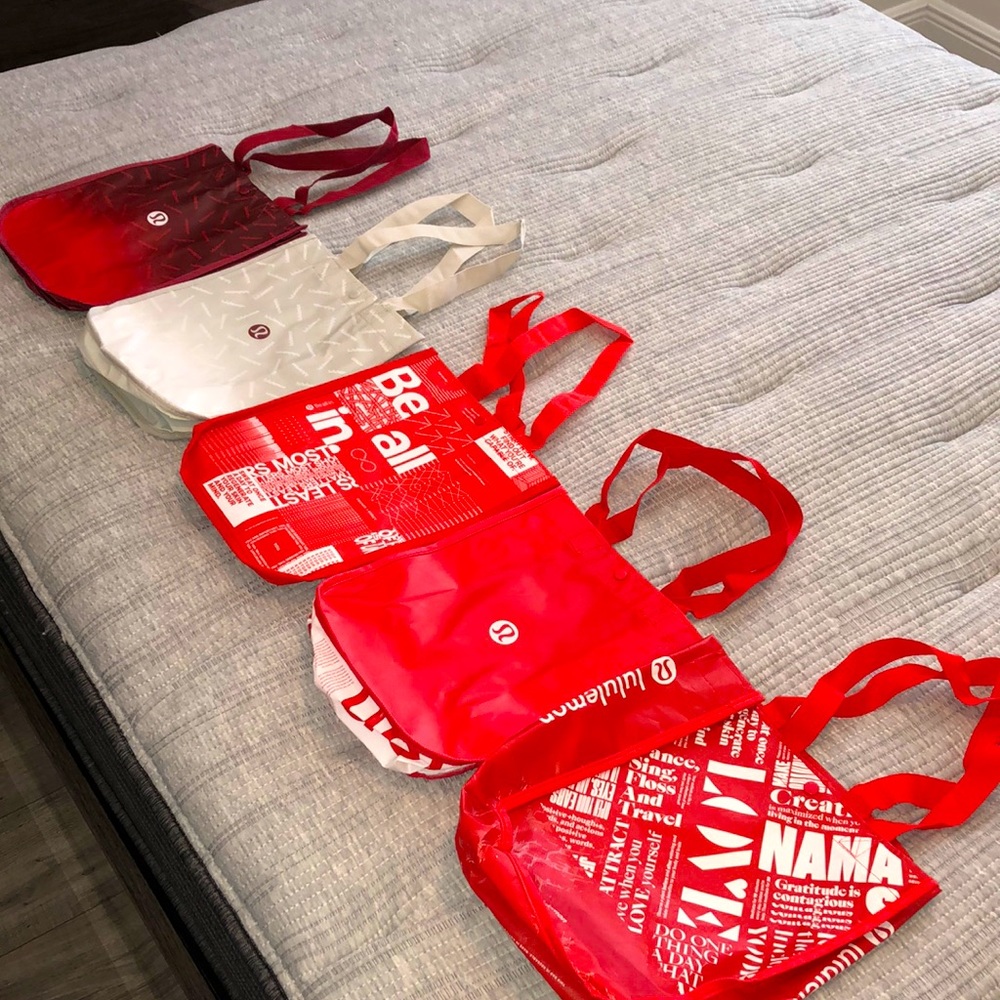 Lululemon reusable shopping tote